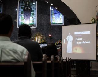 Misa Khusus di Surabaya: Kenangan Indah untuk Paus Fransiskus. Foto: Robertus Rizky.