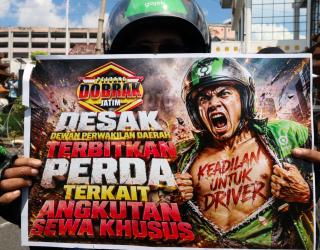 thumbnail Lautan Jaket Hijau di Surabaya, Suara Driver Online Menuntut Keadilan Tarif