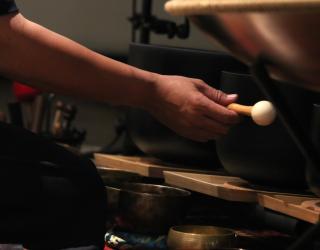 thumbnail Sound Therapy di Surabaya: Menyimak Diri Lewat Bunyi