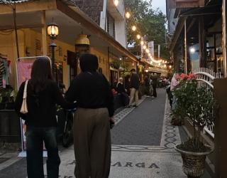 thumbnail Menyesap Paradoks Kayutangan di Balik Secangkir Kopi