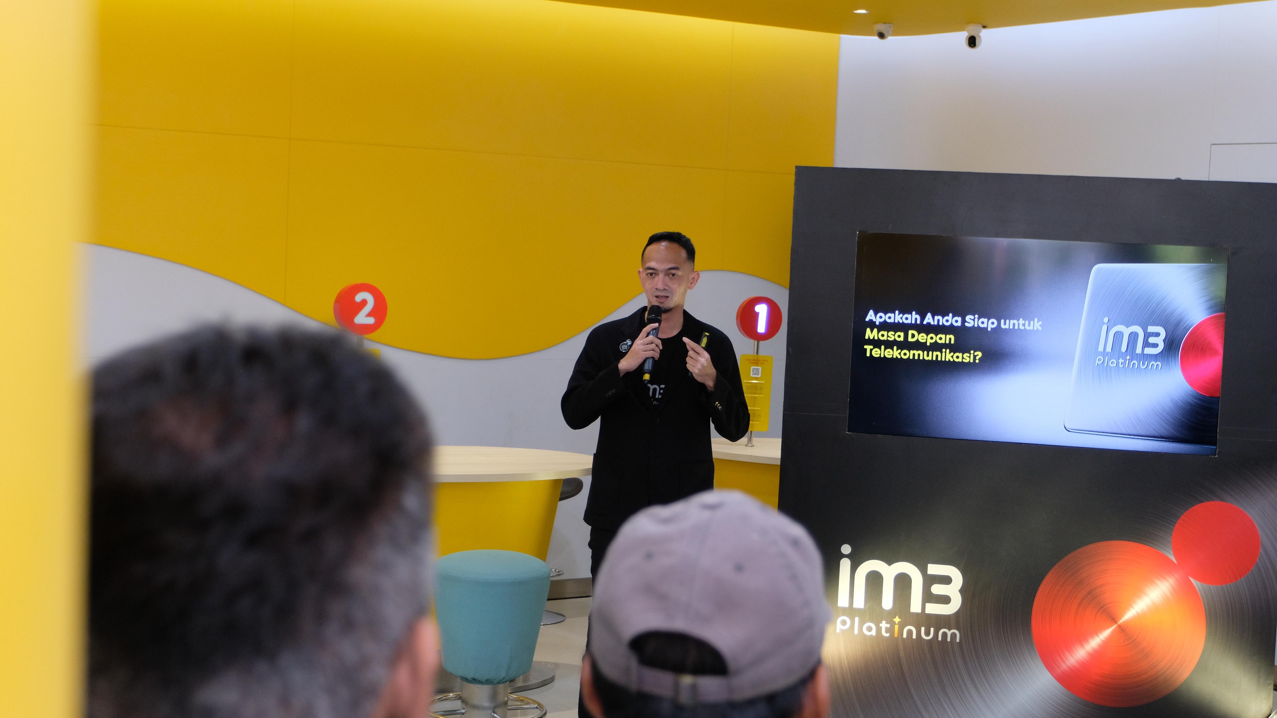Simple, Next Level, IM3 Platinum hadir sebagai solusi bagi kebutuhan komunikasi modern, menggabungkan teknologi Artificial Intelligence (AI) dengan kehangatan interaksi manusia. (Sumber Foto: Humas Indosat()