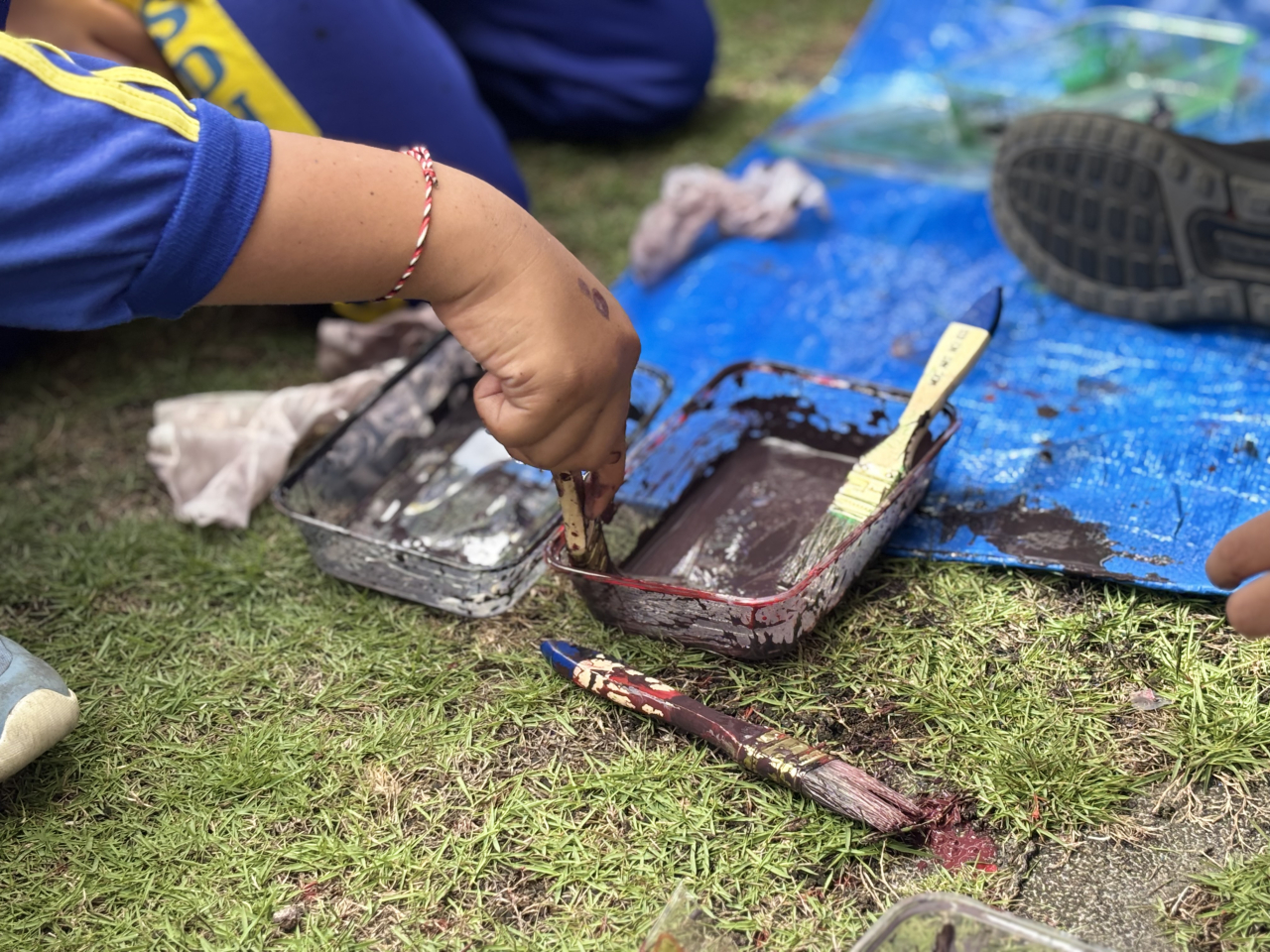 Dari kuas kecil itu, anak-anak belajar menyembuhkan diri. (Sumber Foto : Ardhia Tap)