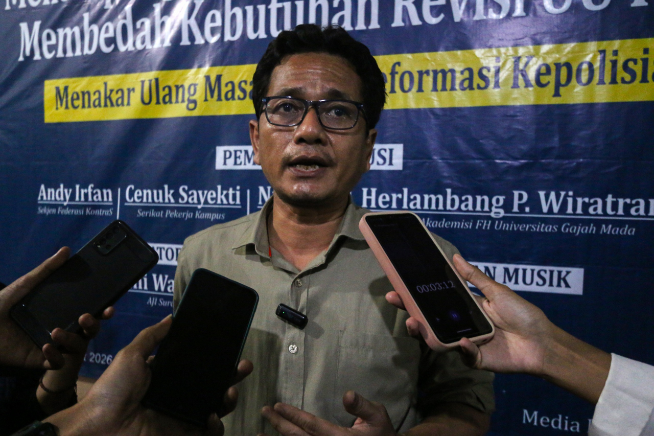 Sekretaris Jenderal Federasi KontraS Andy dalam diskusi publik di KontraS Minggu (15/3/2026). (Sumber Foto : M. Iffan)